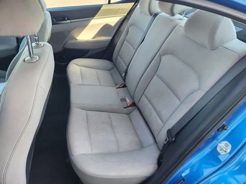 Used 2017 Hyundai Elantra SE FWD image 13