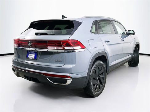 New 2025 Volkswagen Atlas Cross Sport SE image 7
