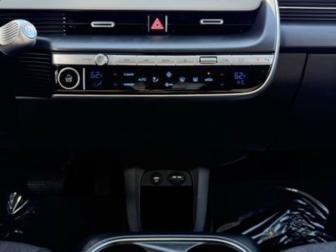 Used 2024 Hyundai Ioniq 5 SE image 28