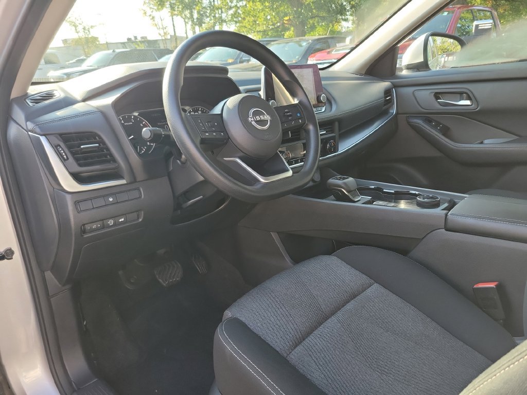 Used 2024 Nissan Rogue SV AWD/4WD image 25