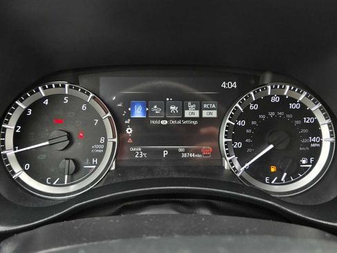 Used 2024 Toyota Highlander XLE AWD/4WD image 23