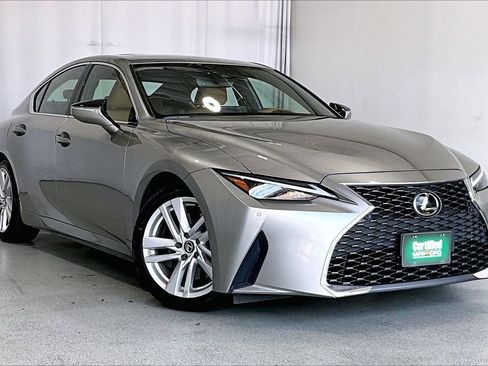 Used 2023 Lexus IS 300 w/ Comfort Package RWD image 34
