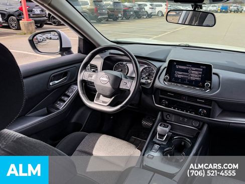 Used 2025 Nissan Rogue SV image 15