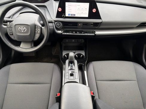 Used 2024 Toyota Prius LE image 9