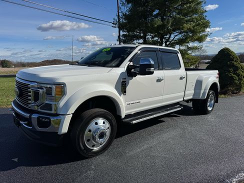 Used 2022 Ford F450 Lariat w/ Lariat Ultimate Package image 1