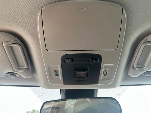 Used 2019 Toyota Camry LE image 19