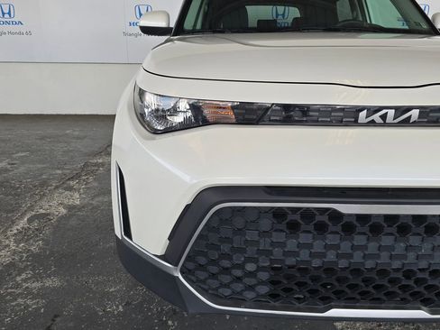 Used 2025 Kia Soul LX FWD image 31