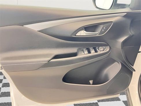 Used 2025 Buick Envista Preferred image 15