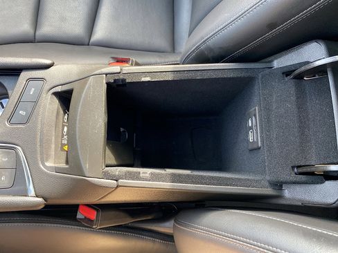 Used 2025 Cadillac XT6 Premium Luxury FWD image 29