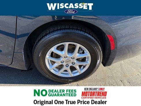 Used 2024 Chrysler Pacifica Touring-L image 26