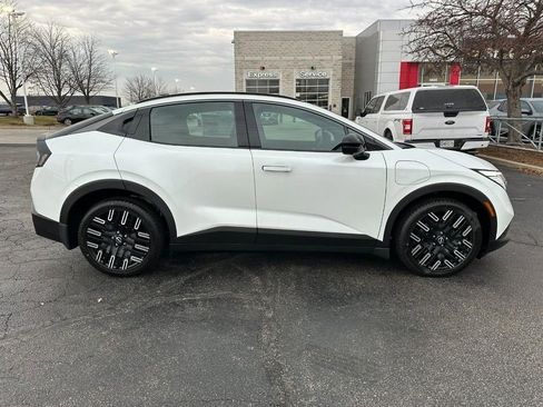 New 2026 Nissan Leaf Platinum+ w/ Cargo Package (Platinum+) image 2