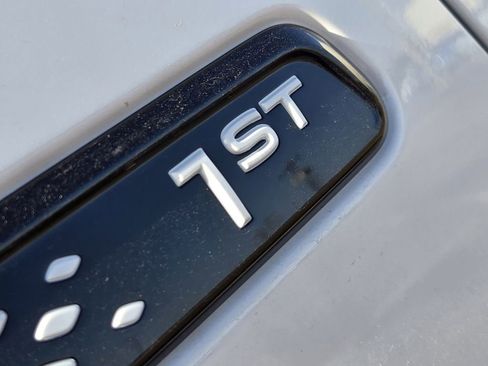 New 2025 Volkswagen ID. Buzz 1st Edition image 8