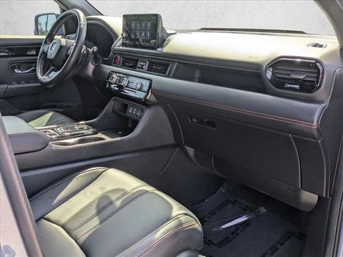 Used 2024 Honda Pilot TrailSport image 19