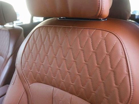 Used 2025 BMW X7 M60i image 22