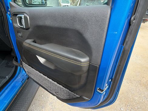 Used 2024 Jeep Wrangler Sahara image 19