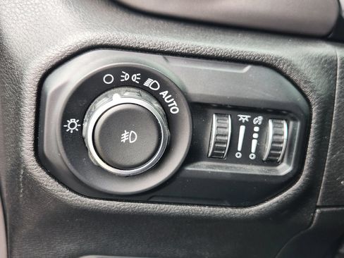 Used 2020 Jeep Wrangler Sport AWD/4WD image 23