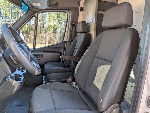 Used 2020 Mercedes-Benz Sprinter 2500 image 16