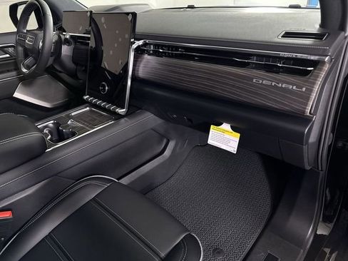 Used 2025 GMC Sierra EV Denali AWD/4WD image 30