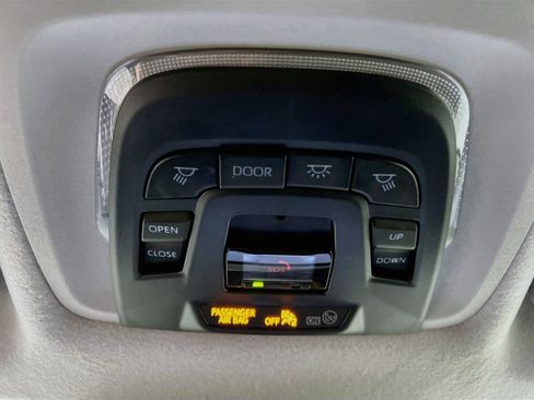 Used 2026 Toyota Corolla Cross XLE w/ Convenience Package FWD image 21