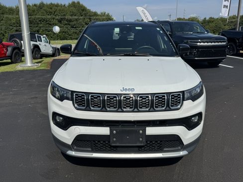 Used 2024 Jeep Compass Limited AWD/4WD image 2