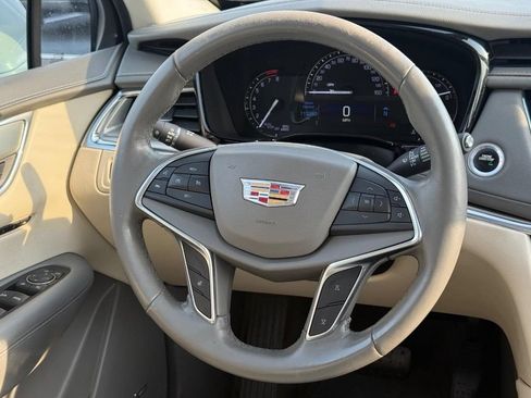 Used 2018 Cadillac XT5 Luxury FWD image 13