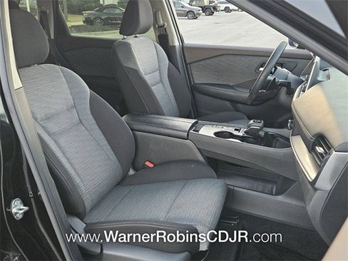 Used 2023 Nissan Rogue SV image 15