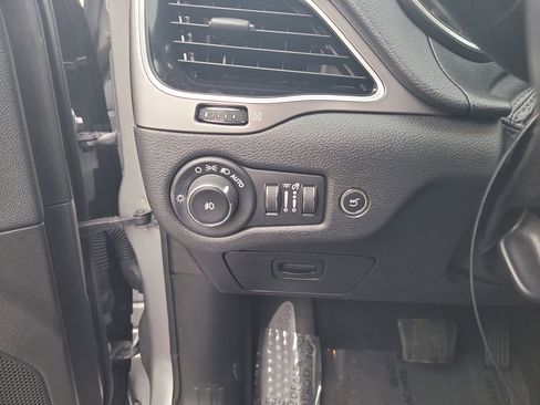 Used 2019 Jeep Cherokee Limited w/ Trailer Tow Group image 17