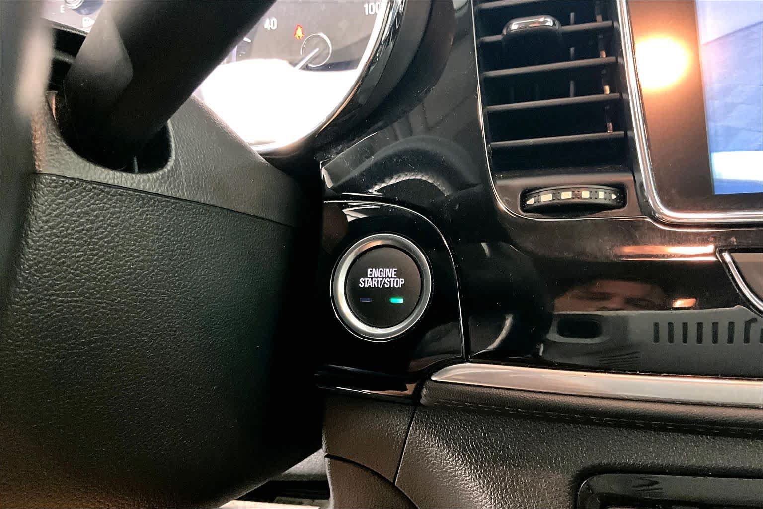 Used 2020 Buick Encore FWD image 34