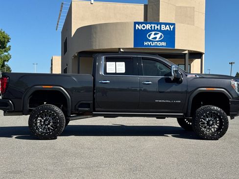 Used 2021 GMC Sierra 2500 Denali w/ Denali Ultimate Package AWD/4WD image 3