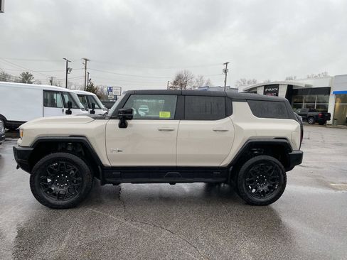 New 2026 GMC Hummer EV SUV image 2