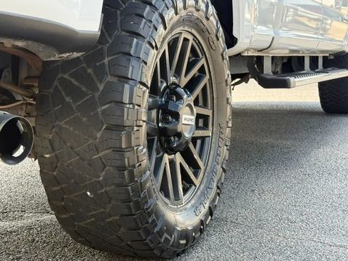 Used 2017 Ford F250 Lariat w/ Lariat Ultimate Package AWD/4WD image 24
