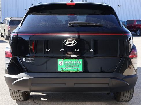 Used 2025 Hyundai Kona SEL image 4