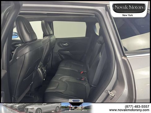 Used 2021 Jeep Cherokee Limited AWD/4WD image 12