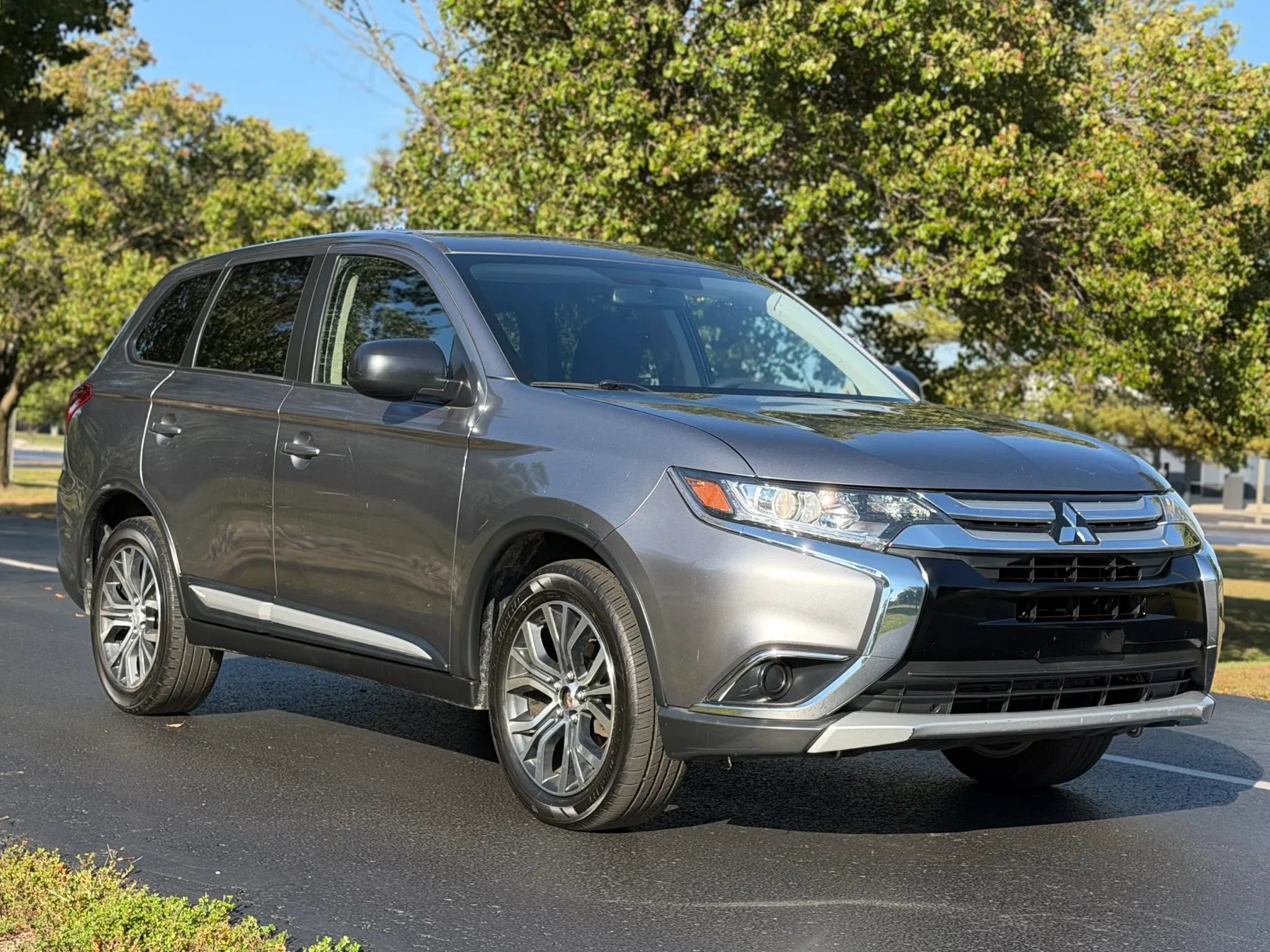 Used 2018 Mitsubishi Outlander ES FWD image 3