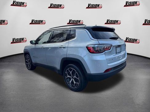 Used 2025 Jeep Compass Limited image 7