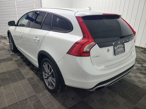 Used 2016 Volvo V60 T5 Cross Country Platinum w/ Climate Package image 10