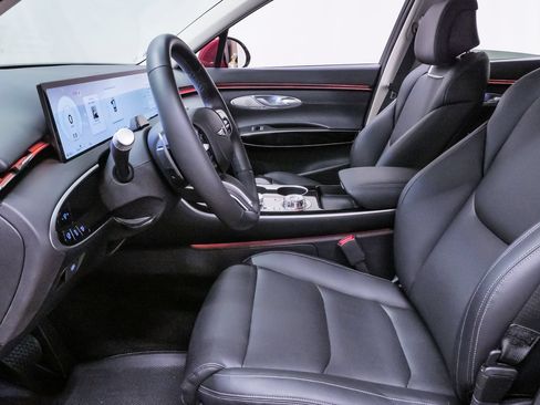 Certified 2026 Genesis GV70 2.5T AWD/4WD image 9