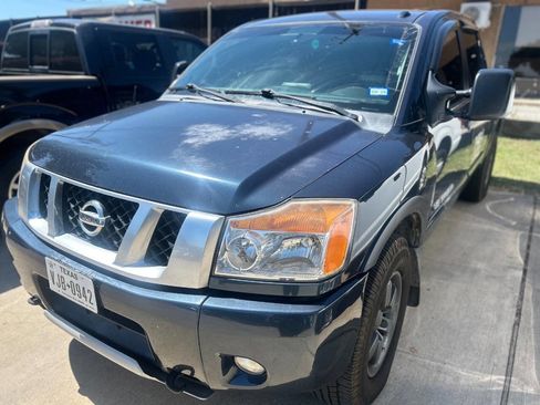 Used 2015 Nissan Titan PRO-4X AWD/4WD image 2