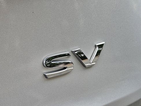 Used 2022 Nissan Rogue SV image 13