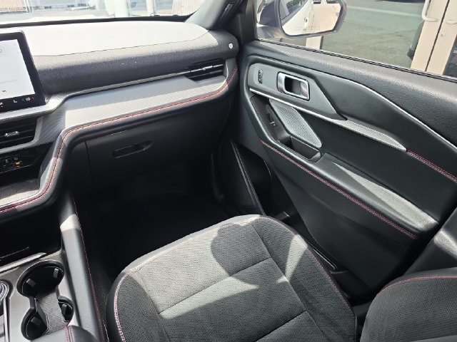 Used 2025 Ford Explorer ST AWD/4WD image 15