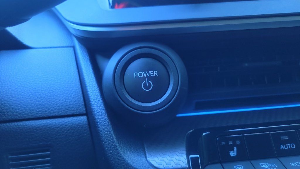Used 2025 Toyota Prius XLE FWD image 22