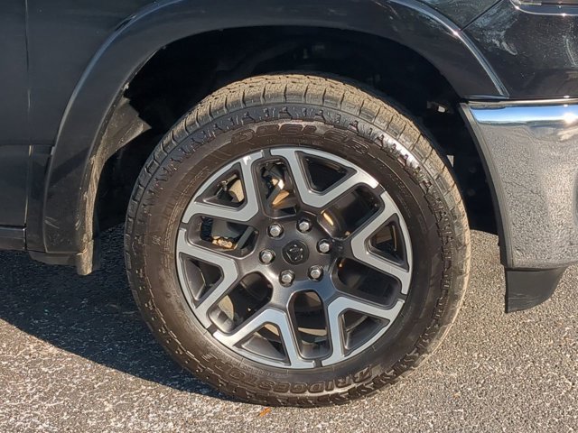 Used 2025 RAM 1500 Laramie AWD/4WD image 10