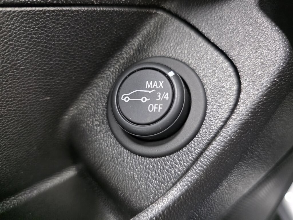 Used 2021 GMC Terrain SLE w/ GMC Pro Grade Package AWD/4WD image 17