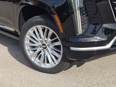 New 2026 Cadillac Escalade Luxury image 3