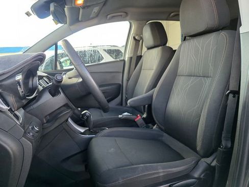 Used 2019 Chevrolet Trax LT FWD image 10