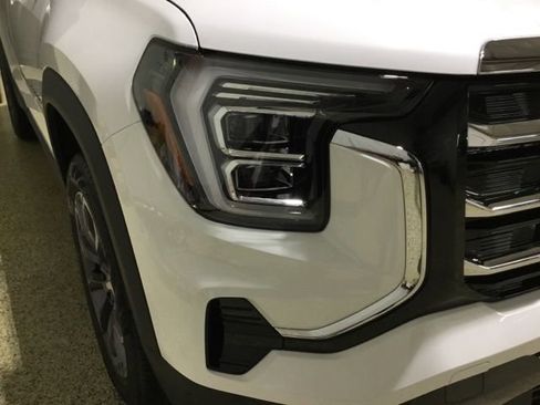 New 2026 GMC Terrain Elevation w/ Elevation Premium Package FWD image 18