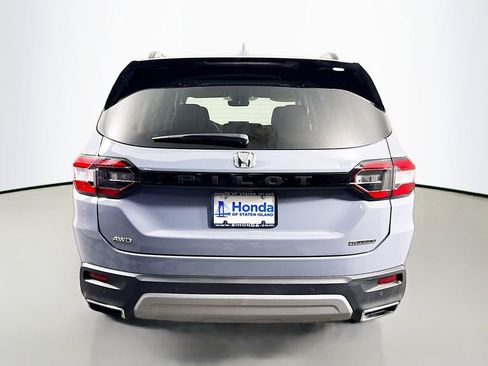 Certified 2025 Honda Pilot Touring image 6