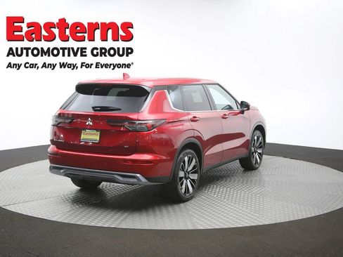 Used 2025 Mitsubishi Outlander AWD image 41