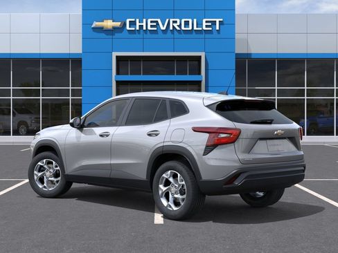New 2026 Chevrolet Trax LS w/ LS Convenience Package FWD image 3