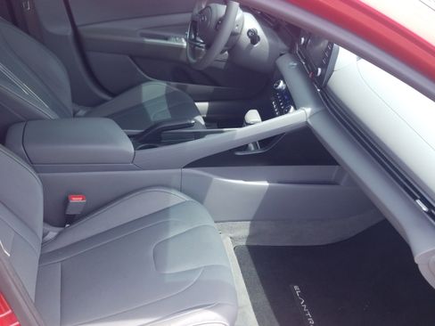 Used 2023 Hyundai Elantra SEL FWD image 17